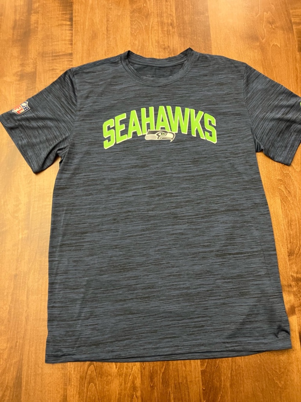 Nike Seahawks Short Sleeve dri-fit shirt men’s size medium